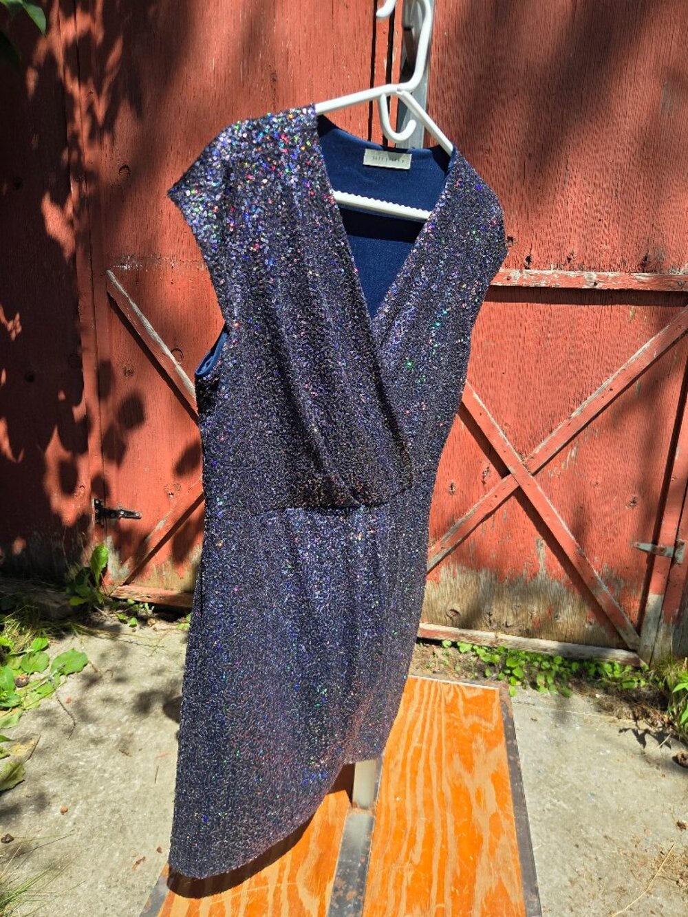 Suzy Shier + Navy blue Sequin V Neck Short Sleeve Mini Dress size 1X